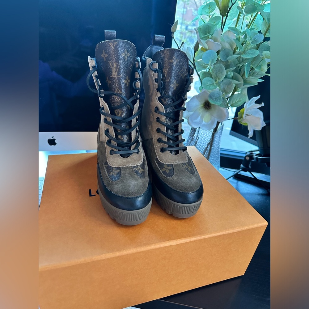 Louis Vuitton Laureate Platrform Desert Boot